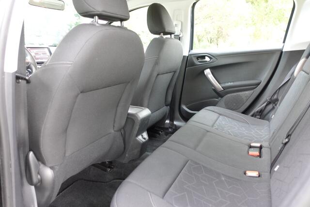Peugeot 2008 1.2 PureTech Blue Lease Executive | Cruise Control | Navi | PDC |