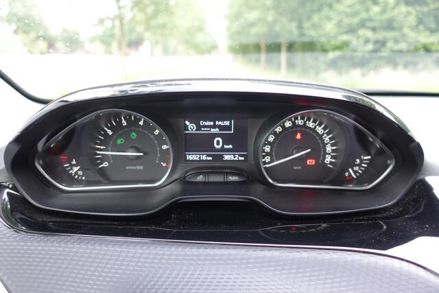 Peugeot 2008 1.2 PureTech Blue Lease Executive | Cruise Control | Navi | PDC |