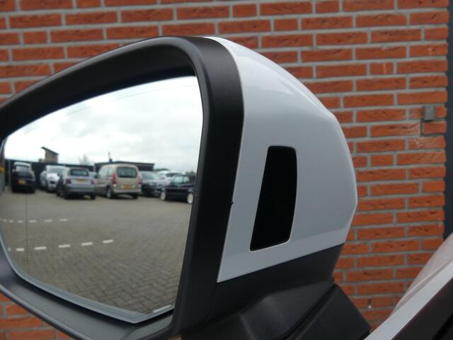 Audi Q2 35 TFSI 3X S-Line / Full options / Trekhaak