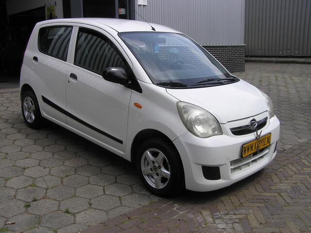 Daihatsu Cuore 1.0 Clever 161 d km nap e apk