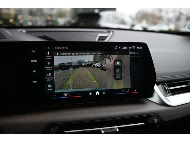 BMW X1 xDrive23i M Sport Automaat / Panoramadak / Trekhaak / Sportstoelen / Head-Up / M Adaptief onderstel / Adaptieve LED / Parking Assistant Plus