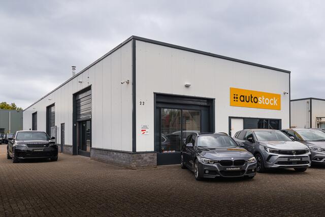 Volvo V60 T6 PHEV AWD Ultimate Dark | Panorama | Trekhaak | PilotAss.