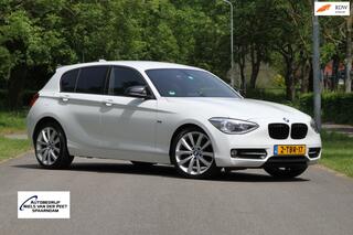 BMW 1-SERIE 116i M-Sport Business Plus / Airco met climate control / Sportinterieur / Xenon / Carbon look buitenspiegels / enz/