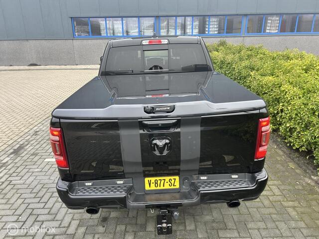 Dodge 1500 Ram 4X4 5.7 V8 4x4 Crew Cab Laramie black out lpg