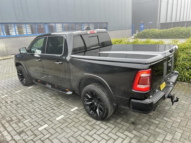Dodge 1500 Ram 4X4 5.7 V8 4x4 Crew Cab Laramie black out lpg