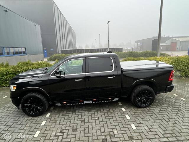 Dodge 1500 Ram 4X4 5.7 V8 4x4 Crew Cab Laramie black out lpg