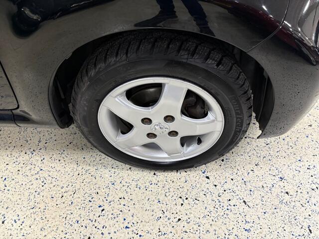 Peugeot 107 1.0-12V BLACK en SIL. AIRCO / LEDER/ALCANTARA / LM VELGEN / CV