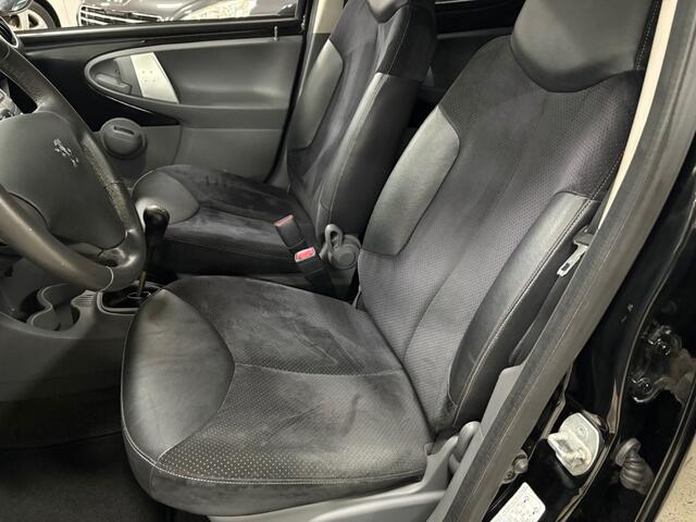 Peugeot 107 1.0-12V BLACK en SIL. AIRCO / LEDER/ALCANTARA / LM VELGEN / CV
