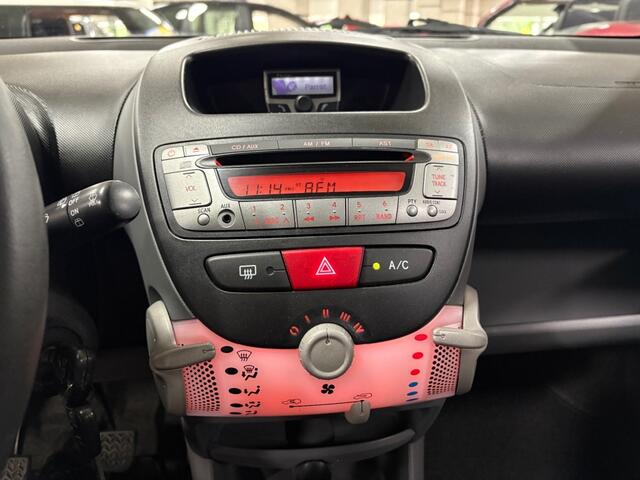 Peugeot 107 1.0-12V BLACK en SIL. AIRCO / LEDER/ALCANTARA / LM VELGEN / CV