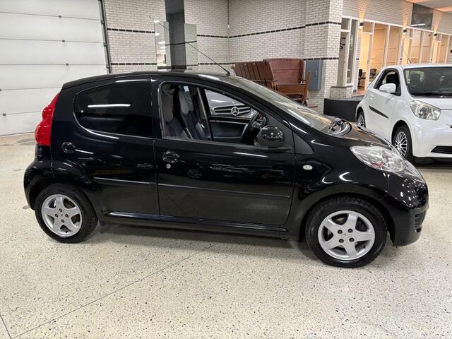 Peugeot 107 1.0-12V BLACK en SIL. AIRCO / LEDER/ALCANTARA / LM VELGEN / CV