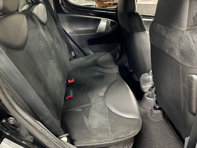 Peugeot 107 1.0-12V BLACK en SIL. AIRCO / LEDER/ALCANTARA / LM VELGEN / CV