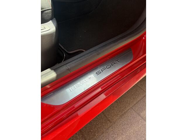 Renault Clio 1.6 R.S. 200 PK/FULL OPTIONS