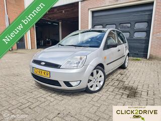 FORD FIESTA 1.4 Automaat, Airco, NAP, voorruitverwarming
