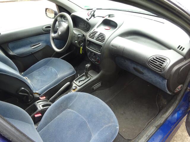 Peugeot 206 1.4 Roland Garros AUTOMAAT MET JAAR APK AIRCO