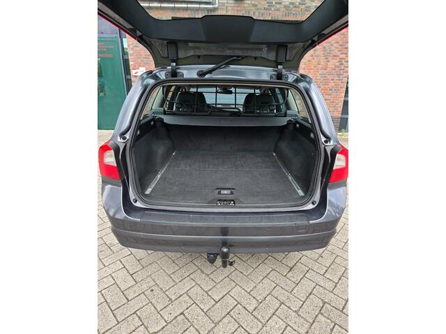 Volvo V70 1.6 T4 Momentum T4 automaat leder 180pk
