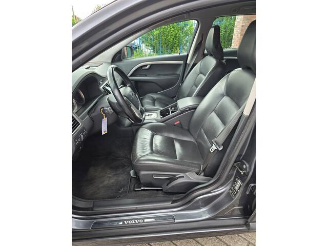 Volvo V70 1.6 T4 Momentum T4 automaat leder 180pk