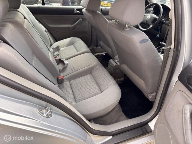 Volkswagen Golf 1.6 Comfortline
