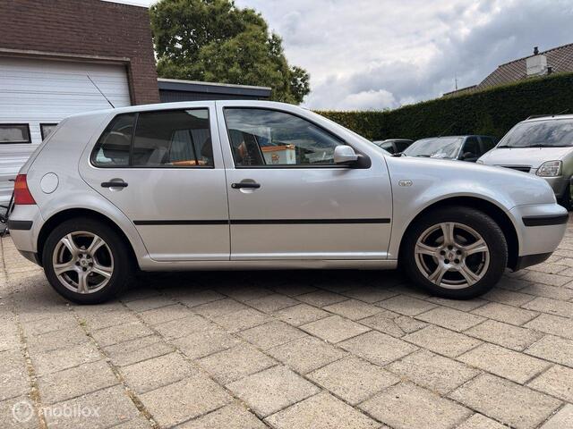Volkswagen Golf 1.6 Comfortline