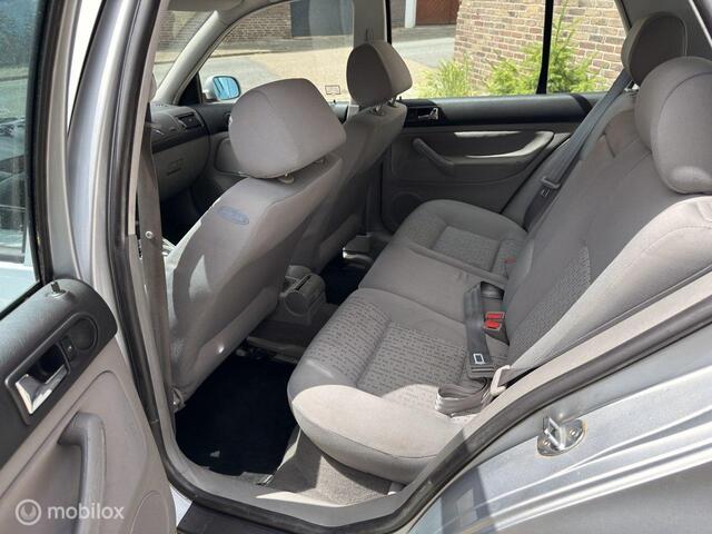Volkswagen Golf 1.6 Comfortline