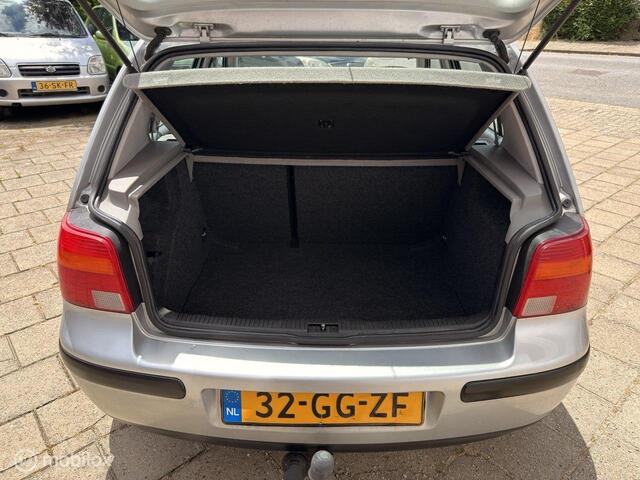 Volkswagen Golf 1.6 Comfortline