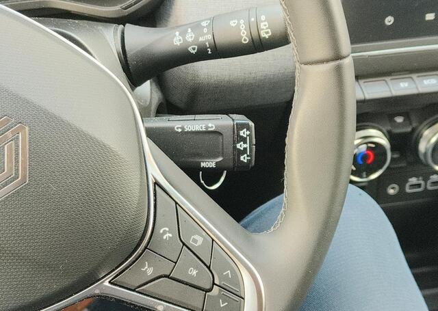 Renault Clio 1.6 E-Tech Full Hybrid 145 evolution - Navi