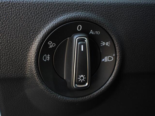 Volkswagen T-ROC 1.5 TSI Style Navigatie Apple Carplay/Android Auto Camera Parkeersensoren Adaptieve Cruise Control Dodehoek Assistent Elektrische achterklep Sto