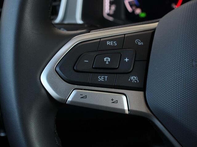 Volkswagen T-ROC 1.5 TSI Style Navigatie Apple Carplay/Android Auto Camera Parkeersensoren Adaptieve Cruise Control Dodehoek Assistent Elektrische achterklep Sto