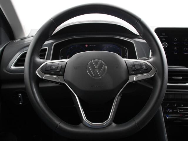 Volkswagen T-ROC 1.5 TSI Style Navigatie Apple Carplay/Android Auto Camera Parkeersensoren Adaptieve Cruise Control Dodehoek Assistent Elektrische achterklep Sto