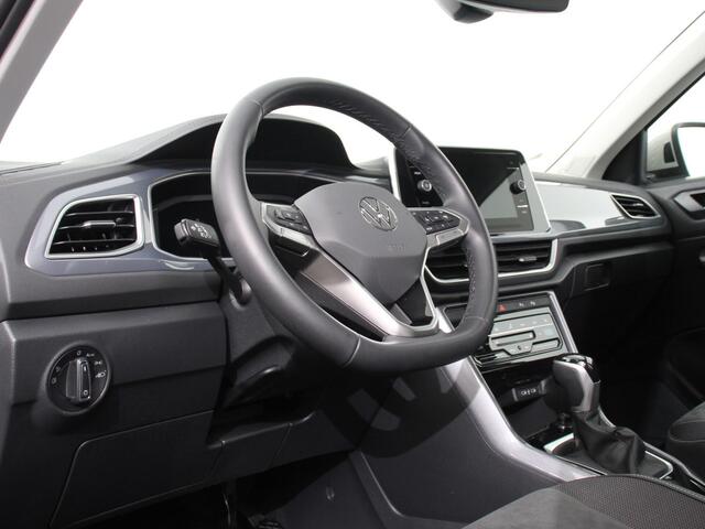 Volkswagen T-ROC 1.5 TSI Style Navigatie Apple Carplay/Android Auto Camera Parkeersensoren Adaptieve Cruise Control Dodehoek Assistent Elektrische achterklep Sto