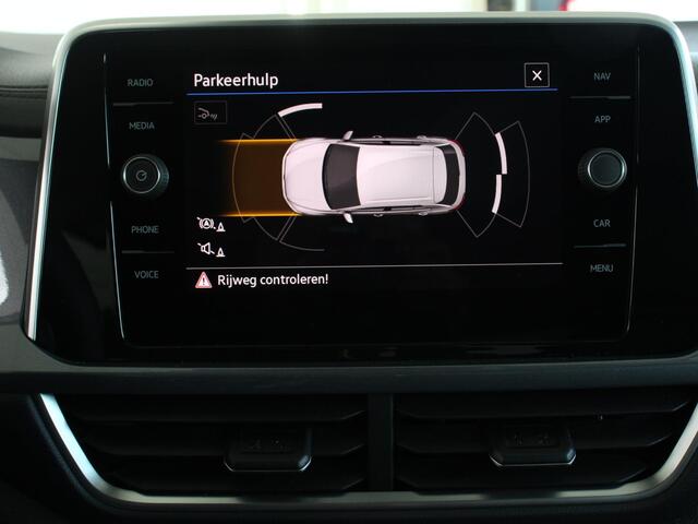 Volkswagen T-ROC 1.5 TSI Style Navigatie Apple Carplay/Android Auto Camera Parkeersensoren Adaptieve Cruise Control Dodehoek Assistent Elektrische achterklep Sto