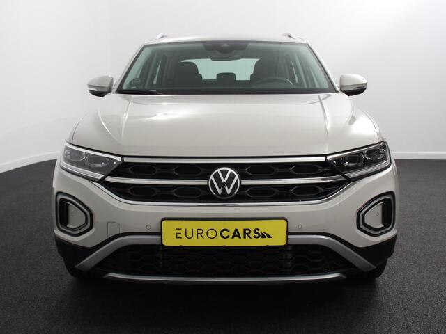 Volkswagen T-ROC 1.5 TSI Style Navigatie Apple Carplay/Android Auto Camera Parkeersensoren Adaptieve Cruise Control Dodehoek Assistent Elektrische achterklep Sto