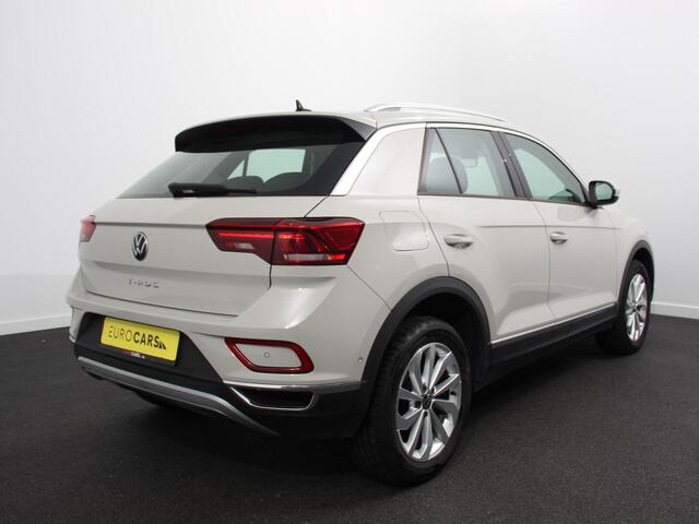 Volkswagen T-ROC 1.5 TSI Style Navigatie Apple Carplay/Android Auto Camera Parkeersensoren Adaptieve Cruise Control Dodehoek Assistent Elektrische achterklep Sto