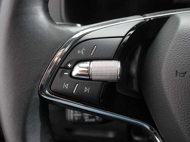 Skoda Karoq 1.5 TSI 150pk DSG Ambition Navigatie Apple Carplay/Android Auto Camera Climate Control Adaptieve Cruise control Lichtmetalen Velgen