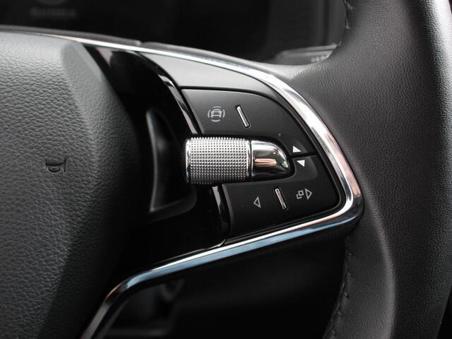 Skoda Karoq 1.5 TSI 150pk DSG Ambition Navigatie Apple Carplay/Android Auto Camera Climate Control Adaptieve Cruise control Lichtmetalen Velgen