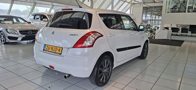 Suzuki Swift 1.2 Exclusive, luxe uitvoering met ecc/cruise/bluetooth