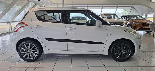 Suzuki Swift 1.2 Exclusive, luxe uitvoering met ecc/cruise/bluetooth