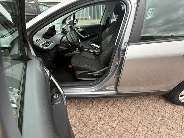 Peugeot 2008 1.2 PureTech Blue Lion