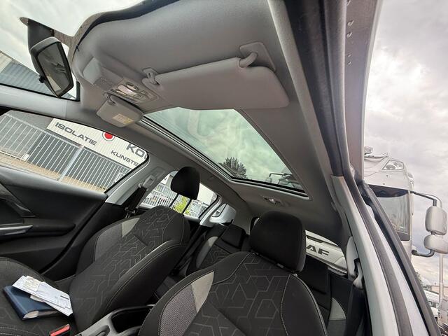 Peugeot 2008 1.2 PureTech Blue Lion