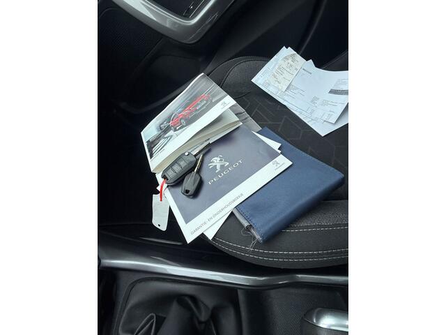 Peugeot 2008 1.2 PureTech Blue Lion