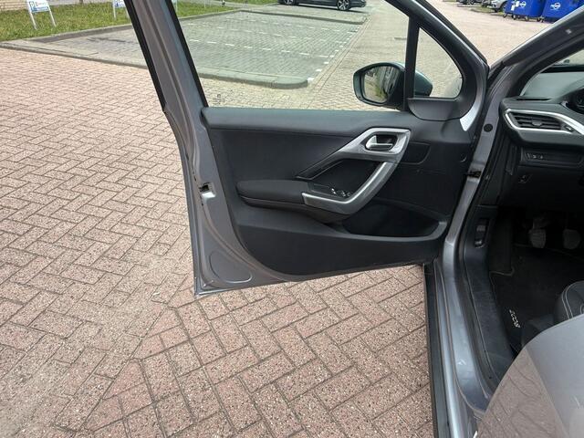 Peugeot 2008 1.2 PureTech Blue Lion