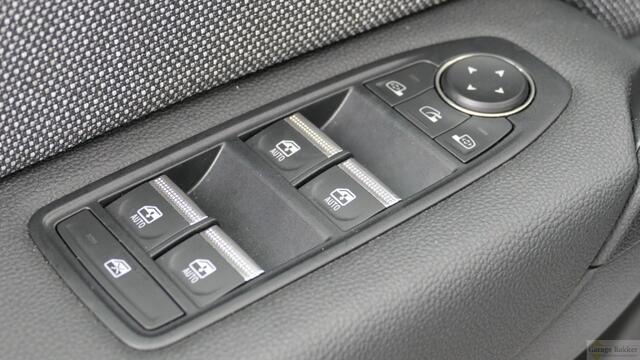 Renault Captur 1.8 160 HEV Full Hybrid Techno