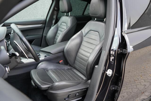 Alfa Romeo Stelvio 2.0 T AWD B-Tech Veloce/ Pano