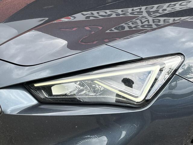 Seat Leon Sportstourer 1.5 eTSI FR  MODEL // CAMERA // NAVI // ELEK. ACHTERKLEP // ADAPTIVE CRUISE //