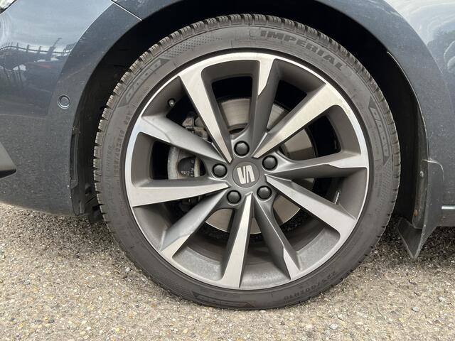 Seat Leon Sportstourer 1.5 eTSI FR  MODEL // CAMERA // NAVI // ELEK. ACHTERKLEP // ADAPTIVE CRUISE //