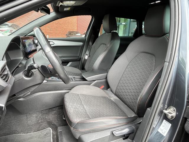 Seat Leon Sportstourer 1.5 eTSI FR  MODEL // CAMERA // NAVI // ELEK. ACHTERKLEP // ADAPTIVE CRUISE //