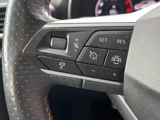 Seat Leon Sportstourer 1.5 eTSI FR  MODEL // CAMERA // NAVI // ELEK. ACHTERKLEP // ADAPTIVE CRUISE //