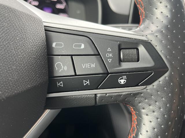 Seat Leon Sportstourer 1.5 eTSI FR  MODEL // CAMERA // NAVI // ELEK. ACHTERKLEP // ADAPTIVE CRUISE //