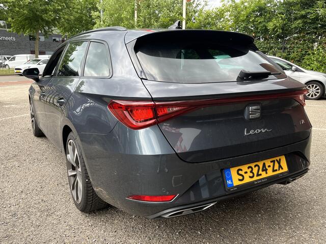 Seat Leon Sportstourer 1.5 eTSI FR  MODEL // CAMERA // NAVI // ELEK. ACHTERKLEP // ADAPTIVE CRUISE //