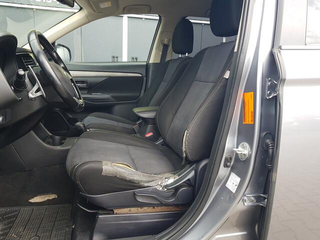 Mitsubishi Outlander 2.2 DI-D Instyle 4WD 7-persoons