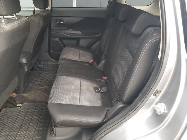 Mitsubishi Outlander 2.2 DI-D Instyle 4WD 7-persoons